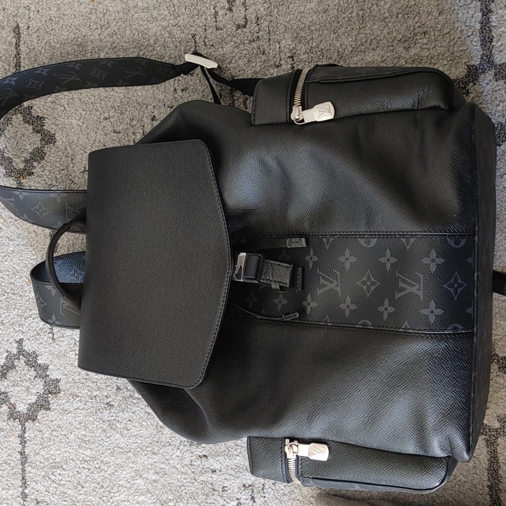 Louis Vuitton Backpack - Picture 3 of 4